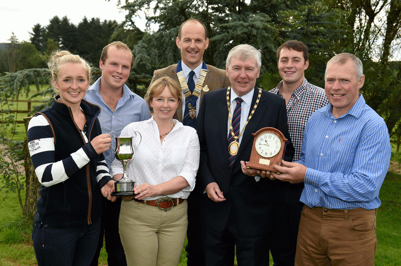 The team at Logie Durno Sheep recieving the award from Hamish Vernal Lord provost of Aberdeenshire and RNAS President Mr David Green